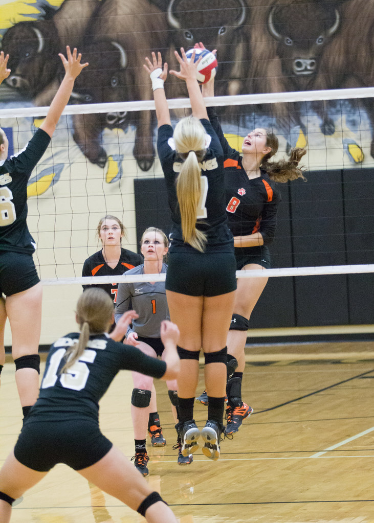 Varsity Volleyball in Giddings 9/22/2015 Flickr