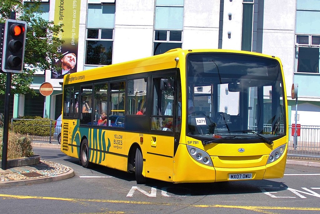 SF781 MX07OWU Turning into Poole Bus Station on Saturday 2… Flickr