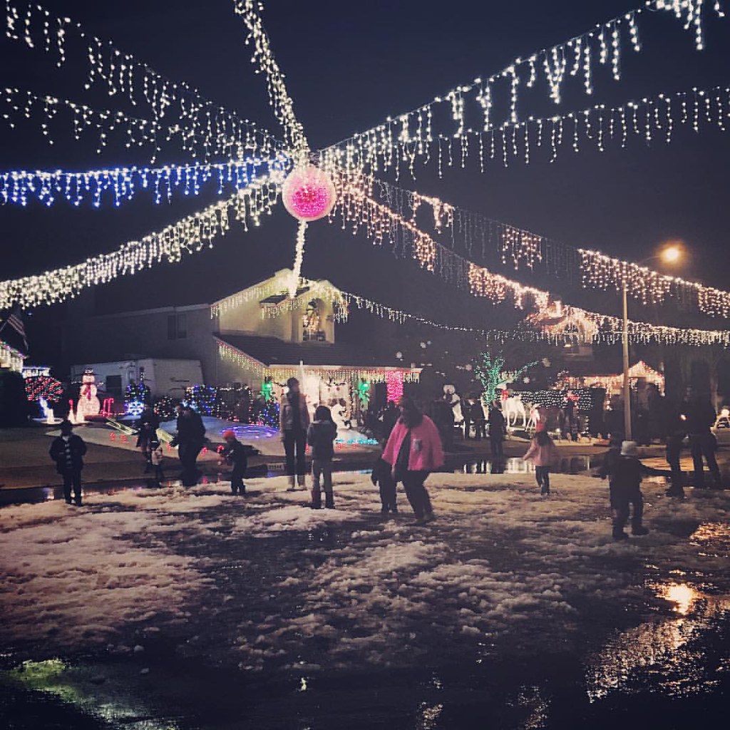 adventactivity day 12 Christmas light walk with friends … Flickr