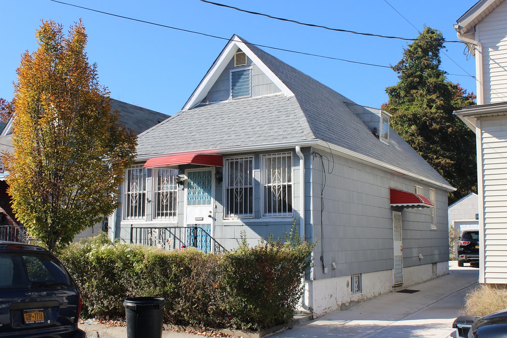 13735 Kalmia Ave., Kissena Park Cottage (after 1910) 137… Flickr