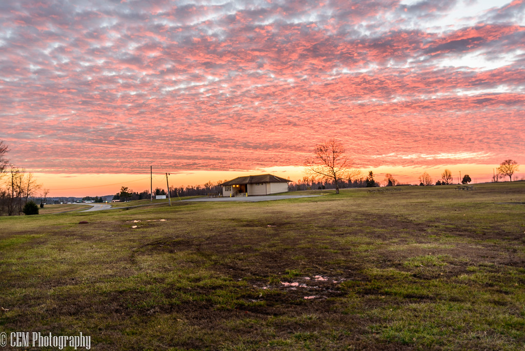 Rough River Dam Airport Building.JPG Hargas Funk Flickr