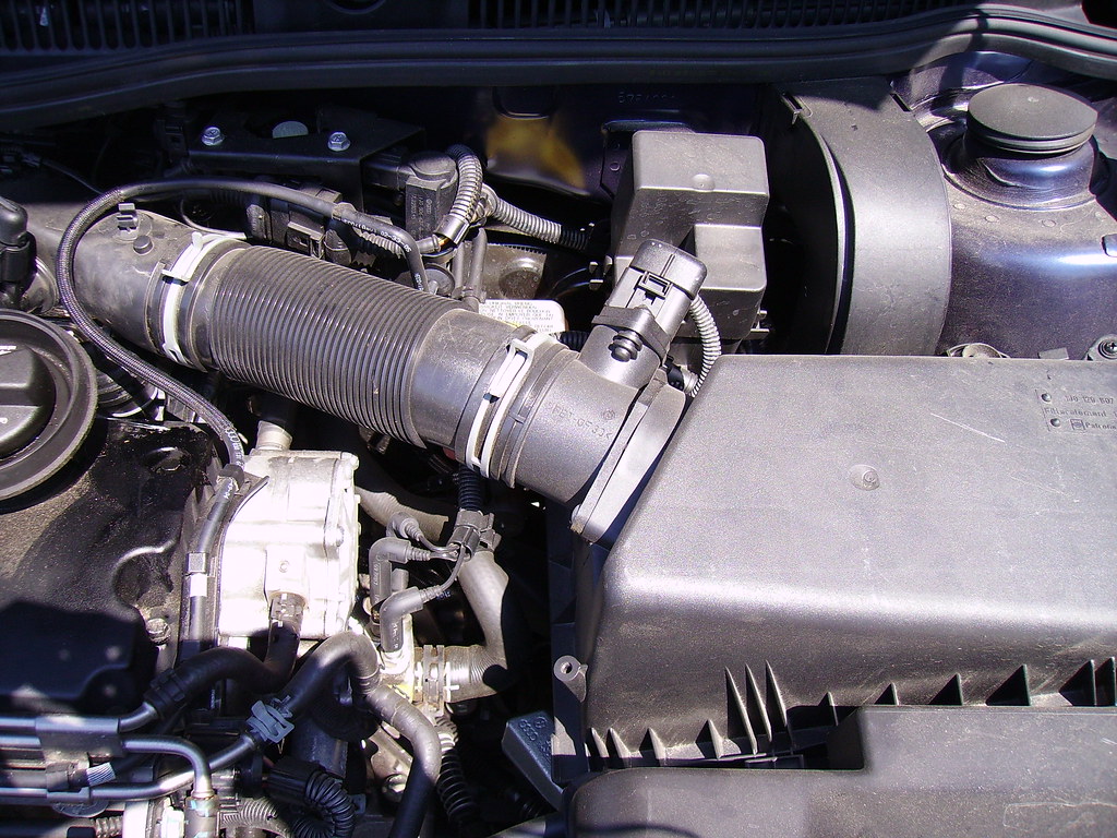 airbox, N75/N18 valves, brake fluid reservior VW TDI Flickr