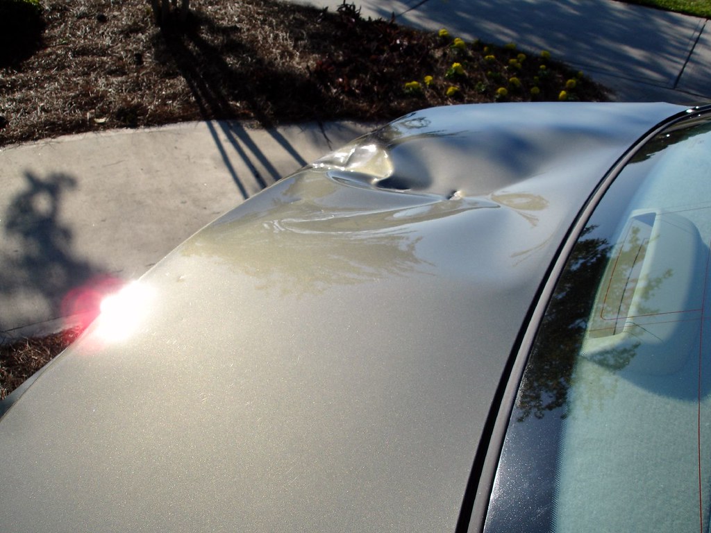 DSC03137 damage to the trunk lid of the Hyundai Azera v… Flickr