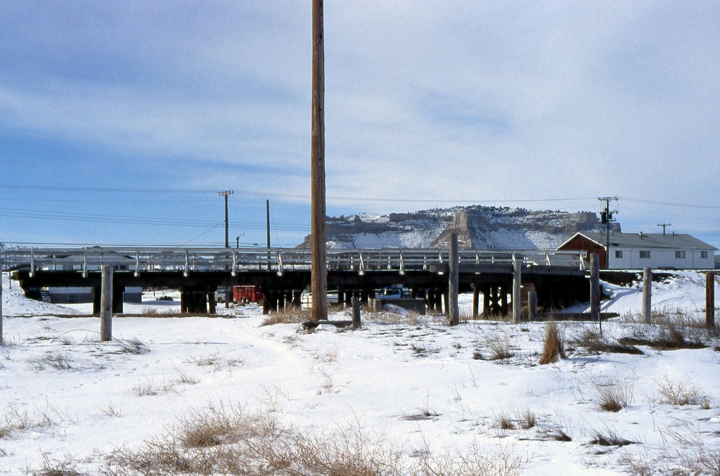 Bridge & Monument Jan. 1980 Gering, Nebraska The old (… Flickr