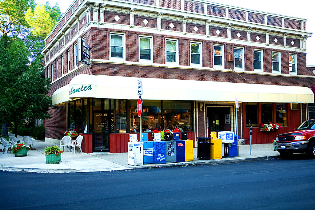 57th in Hyde Park Corner eatery on 57th in Hyde Park