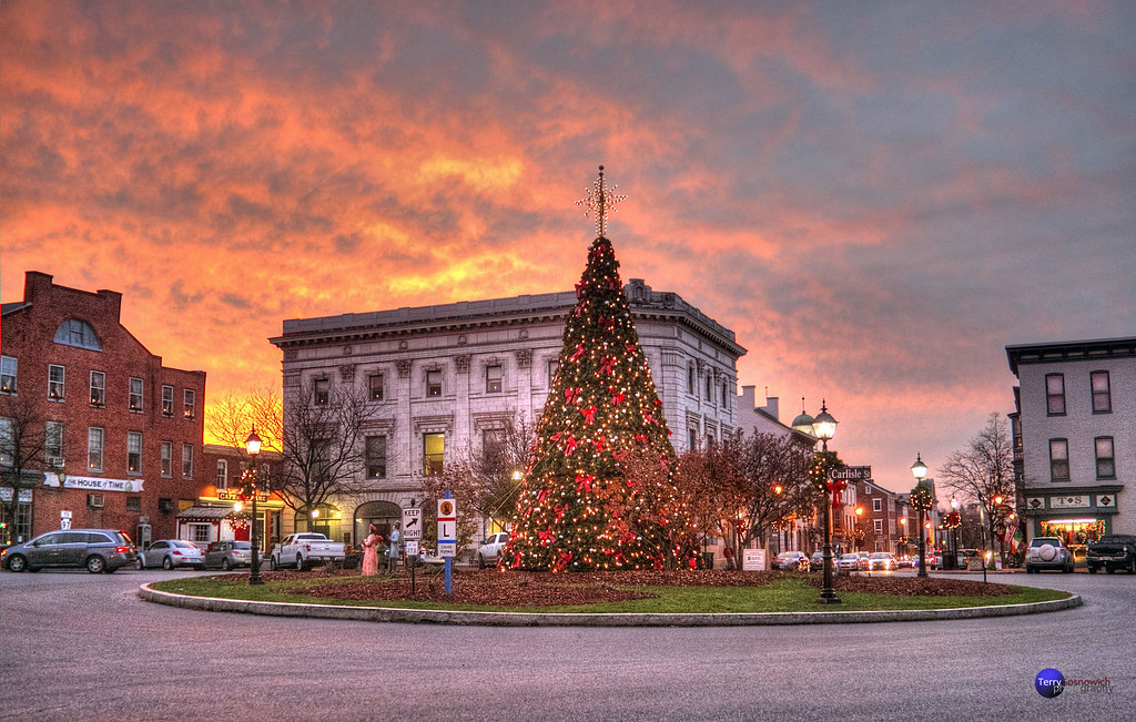 Gettysburg Christmas Tree at sunset. (5.5+ million views) Flickr