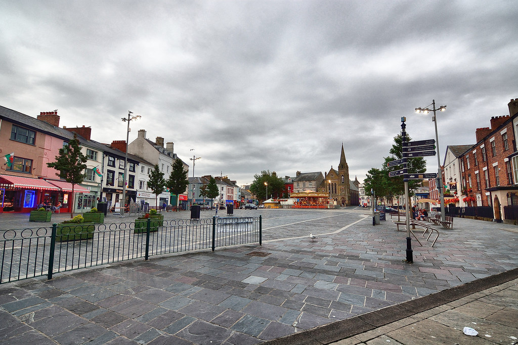 Caernarfon, Town Centre, Gwynedd, North West Wales. Flickr