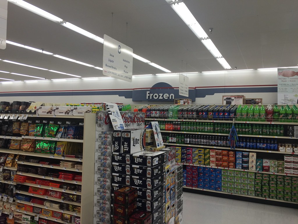 HyVee Perry, Iowa Soda / Candy a photo on Flickriver