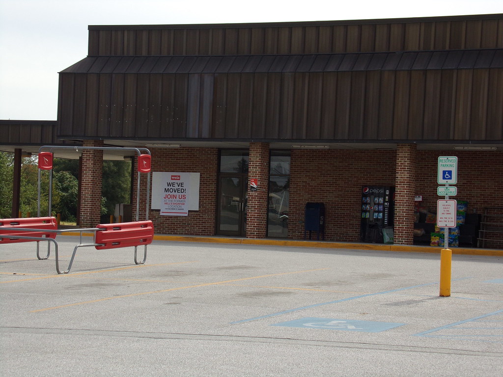 Former Weis Markets 107 Hanover, PA Former Nell's Shurfin… Flickr