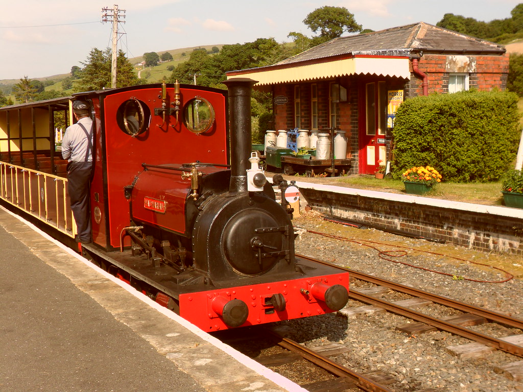Bala lake railway Alan Jones Flickr