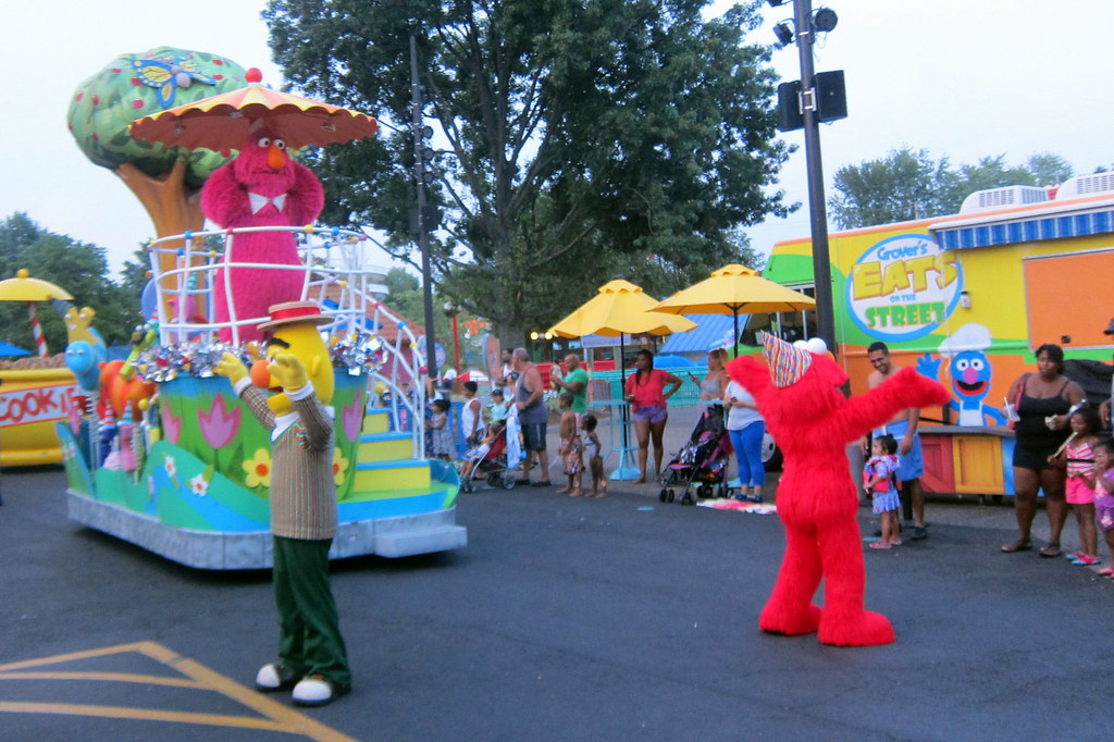 Sesame Place Neighborhood Birthday Party Night Parade Flickr