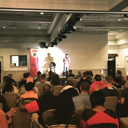 Fun crowd here on a Monday night at the Loring Club at Kun… Flickr