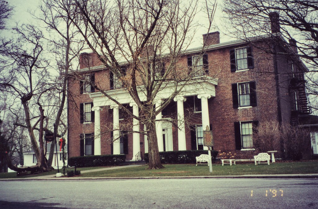 Harrodsburg Kentucky Beaumont Inn Dedmans Country Inn Historic