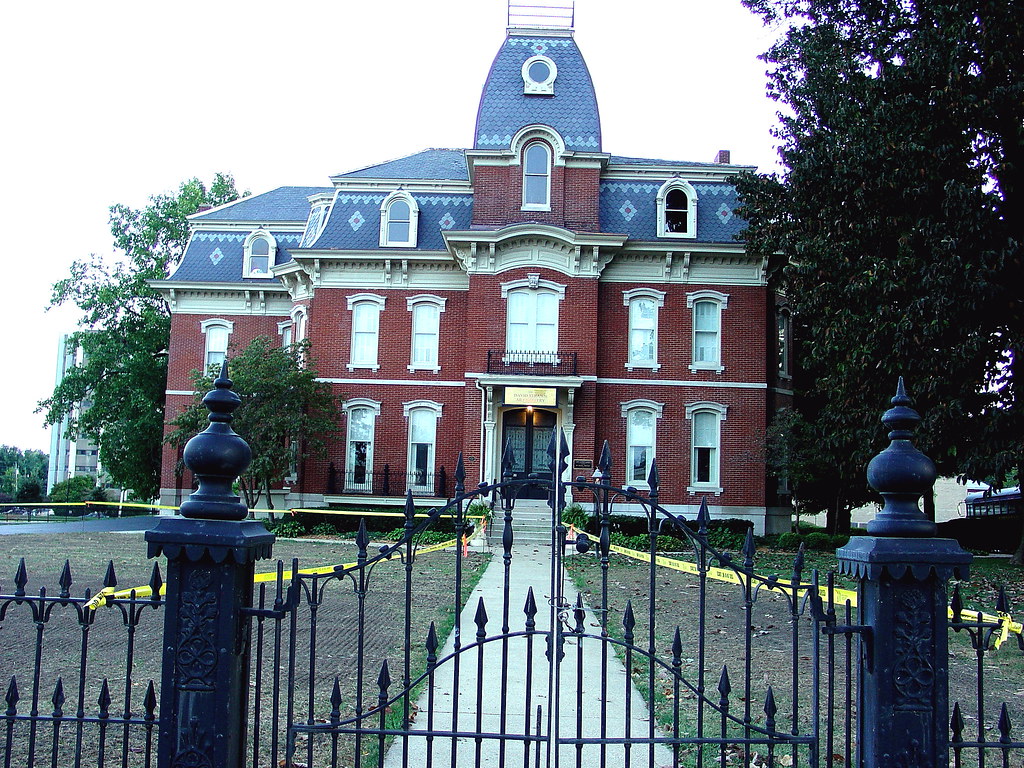 Grand Second Empire Mansion 1860's1870's Very few Mansard… Flickr