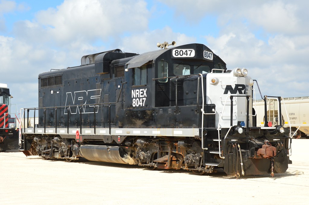 NREX 8047 , Elmendorf Texas Rail Logix Halliburton Flickr