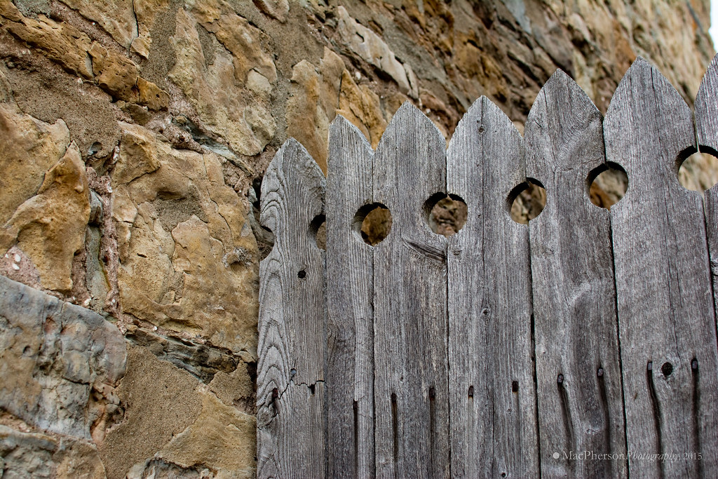 Dundern Castle fence. Hamilton, Ontario. Chris MacP Flickr