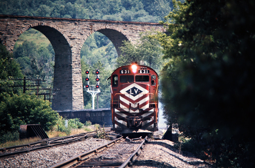 DH/LV, Lanesboro, Pennsylvania, 1975 Northbound Delaware a… Flickr