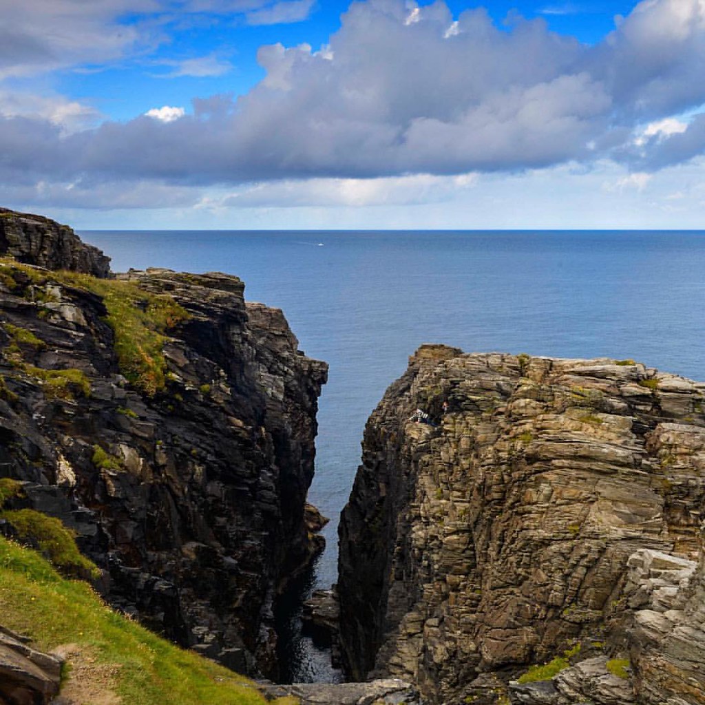 Hell’s Hole, at Banba's Crown on Malin Head. A stunning su… Flickr