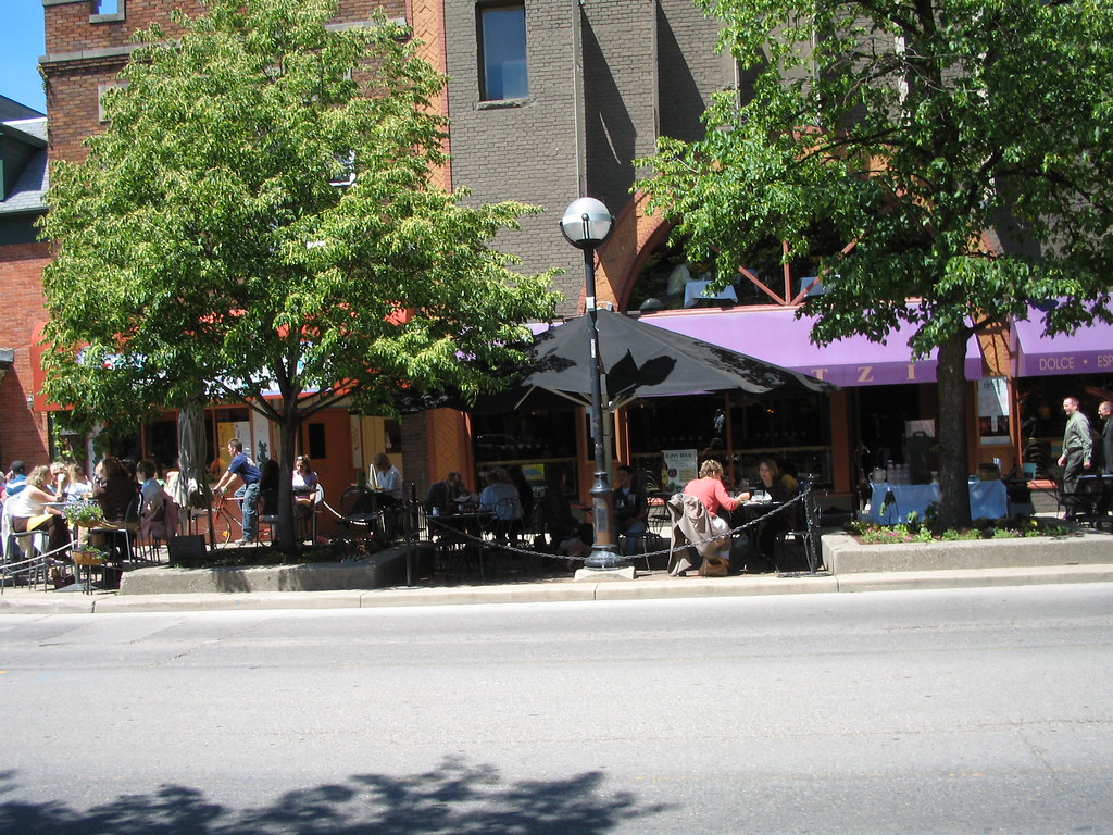 Downtown Ann Arbor Downtown Ann Arbor lunchtime rush. A lo… Flickr