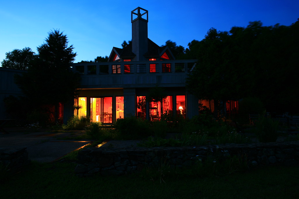 Evelyn's House at Night A new view, at twilight, at Evelyn… Flickr