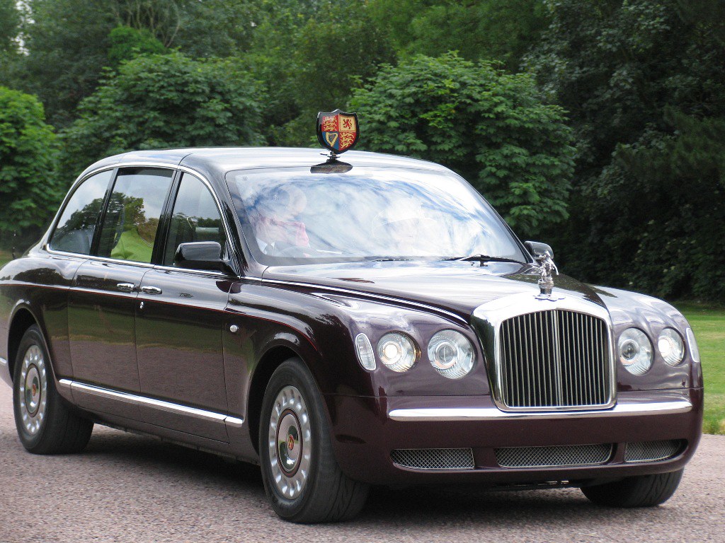 The Queen's Bentley returns from Royal Ascot The Queen is … Flickr