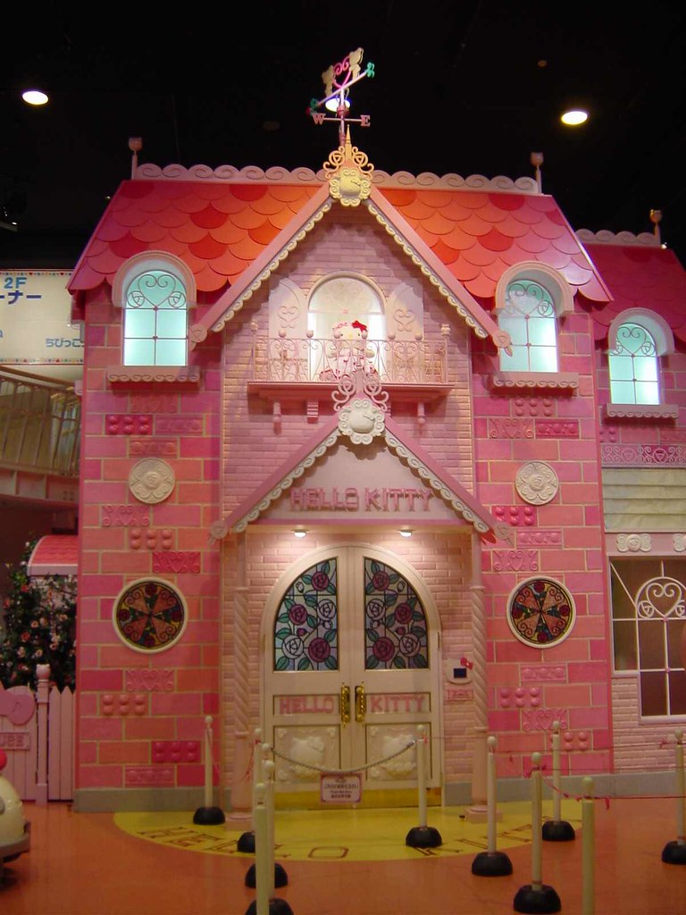 Hello Kitty House Outside of Hello Kitty's House. Puro Pur