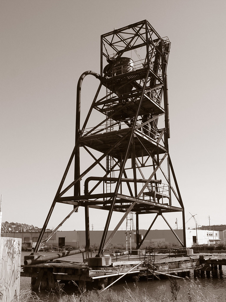 Old harbor crane Old harbor crane Tulare and Indiana Stree… Flickr