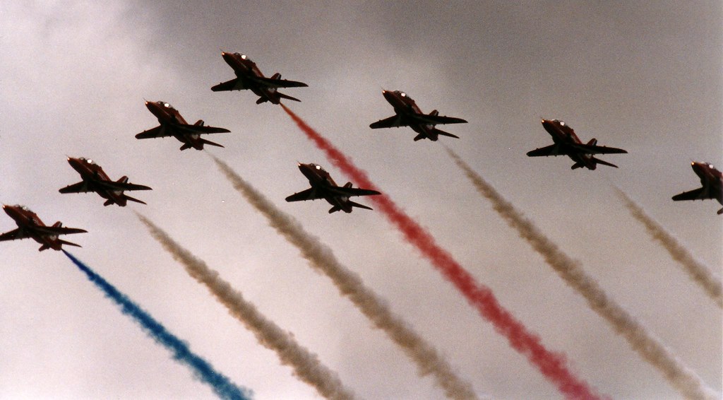Red Arrows The Red Arrows at the 1997 British Grand Prix a… Flickr