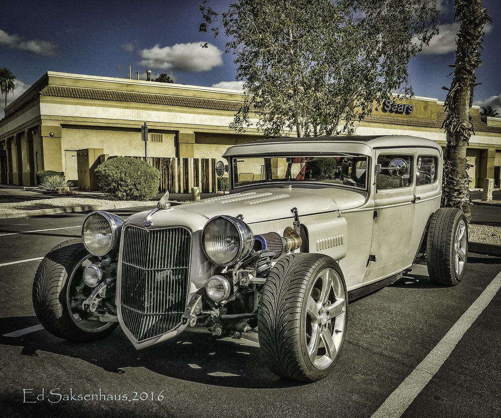 Hot Rod at the Fountain Hills Car Show. EDWARD SAKSENHAUS Flickr