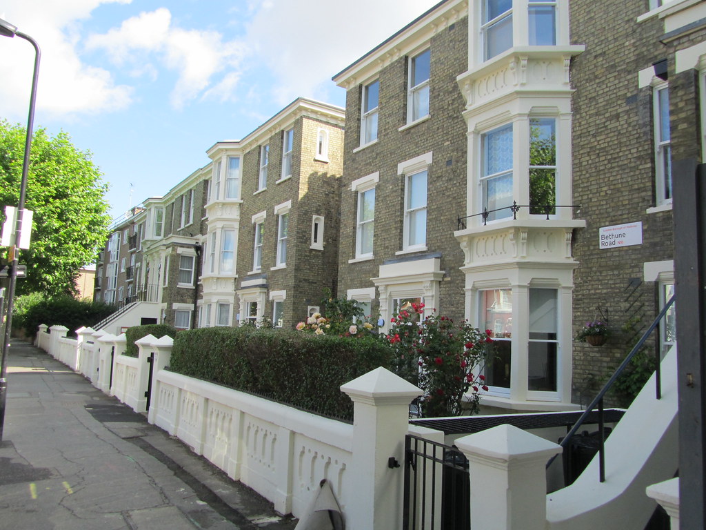 Bethune Road. {listed buildings}. Low even numbers Bethune… Flickr