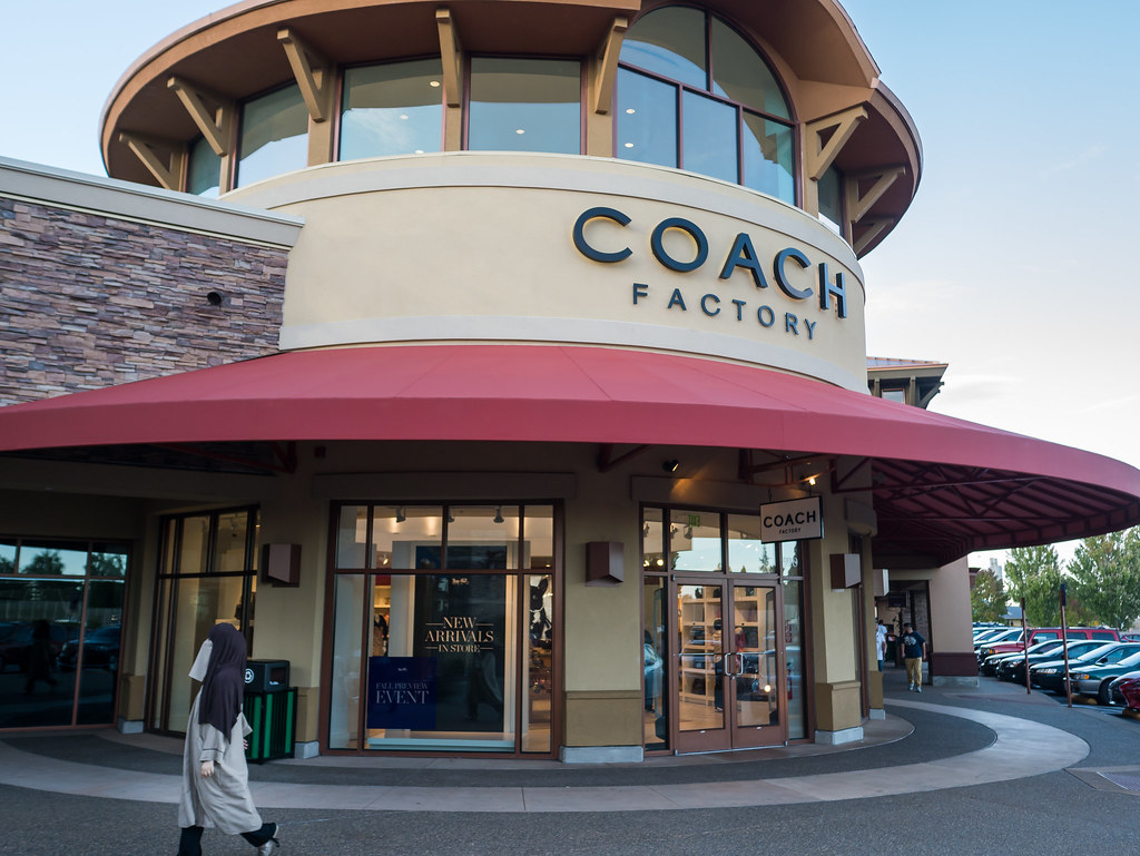 Woodburn Premium Outlets Roa! Flickr