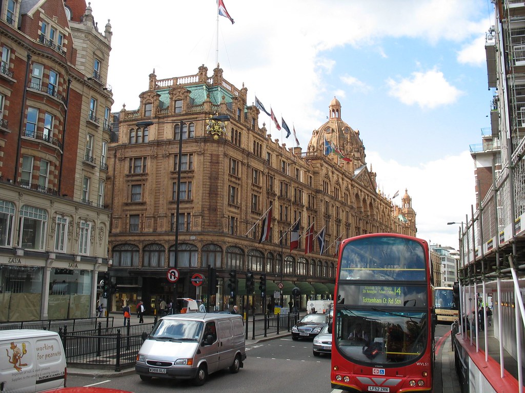 Harrods & Harvey Nichols, Knightsbridge, London bye bye Ha… Flickr