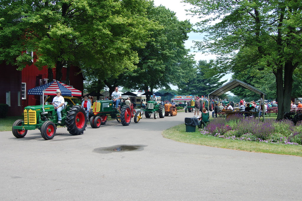 KV Tractor Show 2006 Parade Lineup Oliver was the featured… Flickr