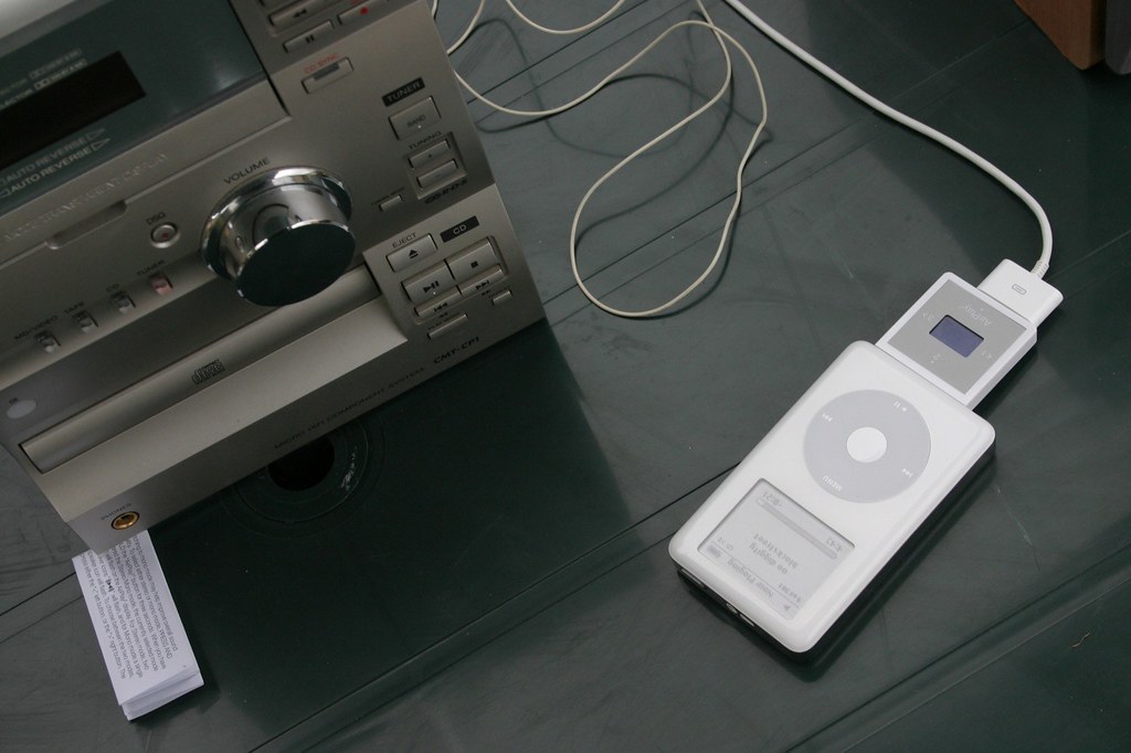 ipod broadcasting i have a feeling those fm transmitters a… Flickr