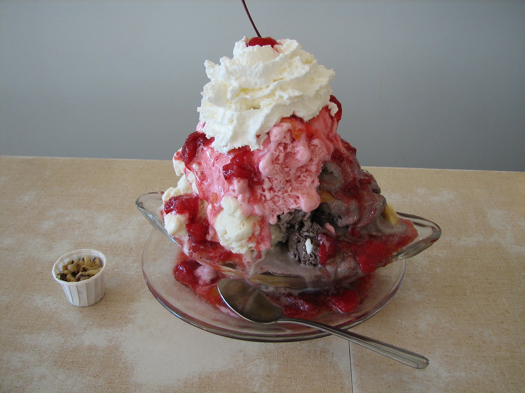 Banana Split Superior Dairy Products Hanford, CA a photo on Flickriver