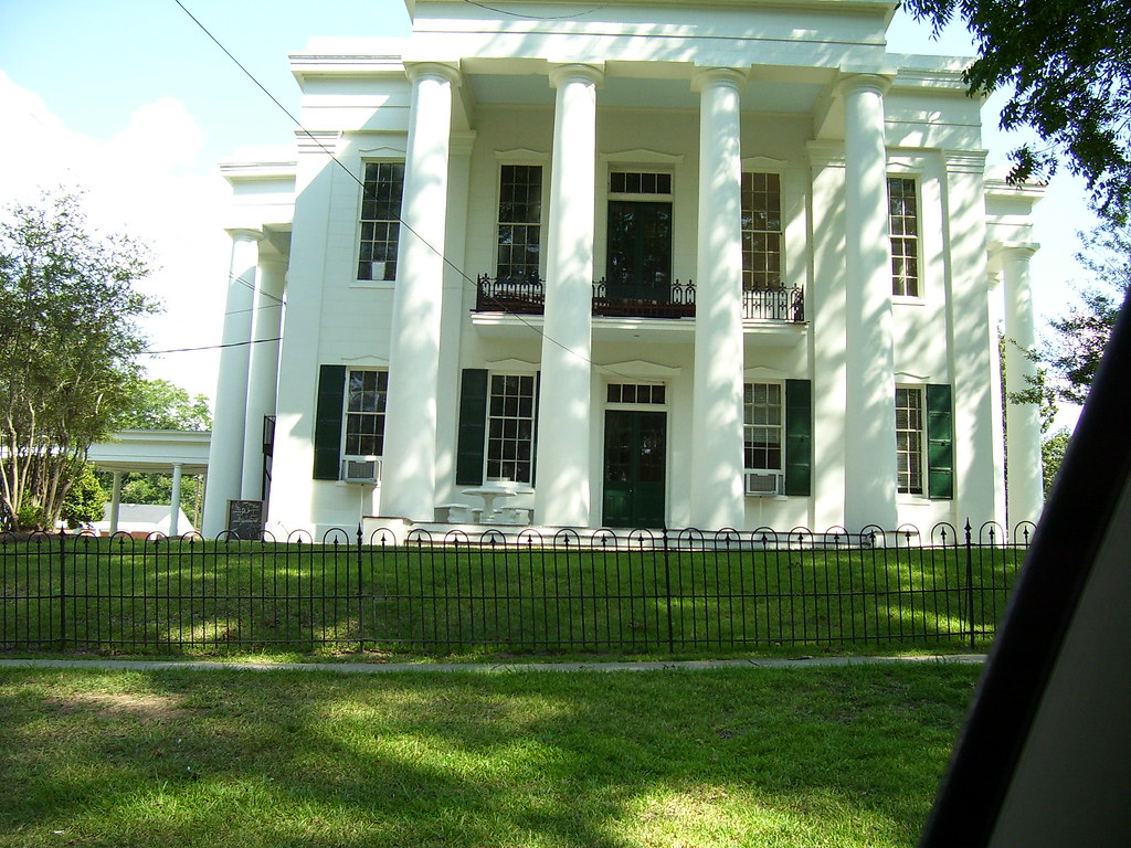 Courthouse in Raymond This is where I pay my tag. Flickr