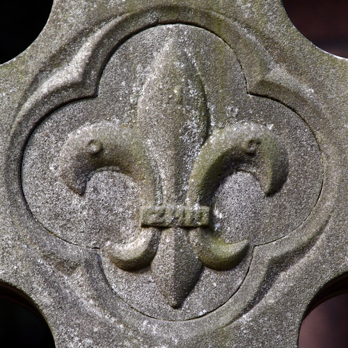 fleurdelis Brompton Cemetery, London, England, UK Leo Reynolds