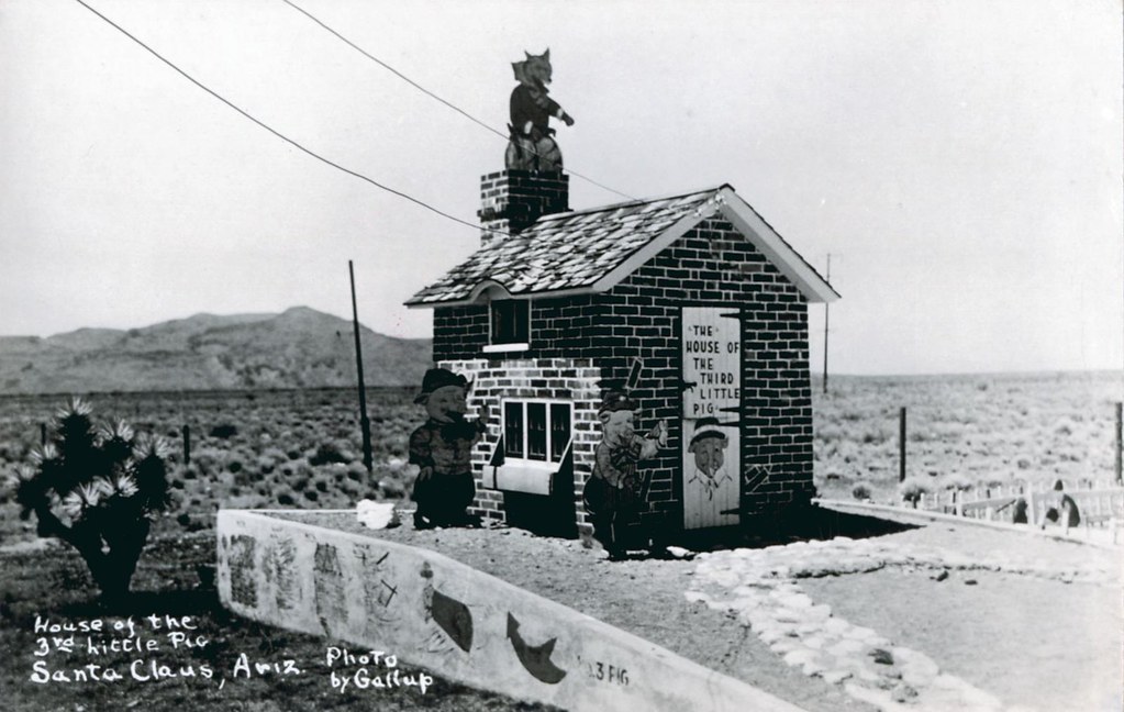 Christmas Tree Inn House of the Third Little Pig Santa Claus AZ a