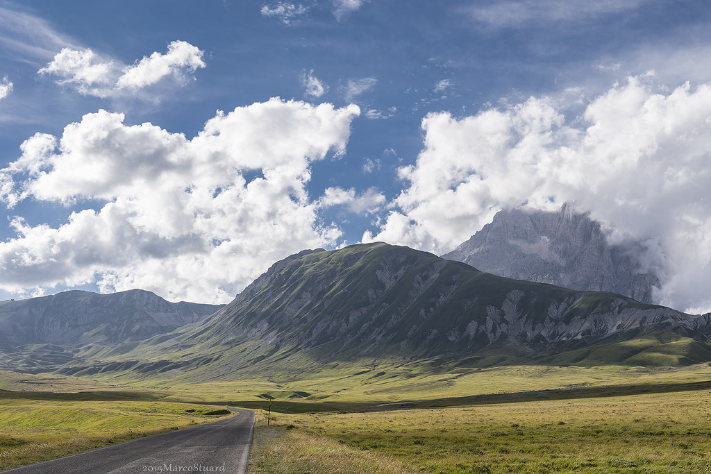 Il piccolo Tibet The little Tibet and Gran Sasso d'Italia … Flickr