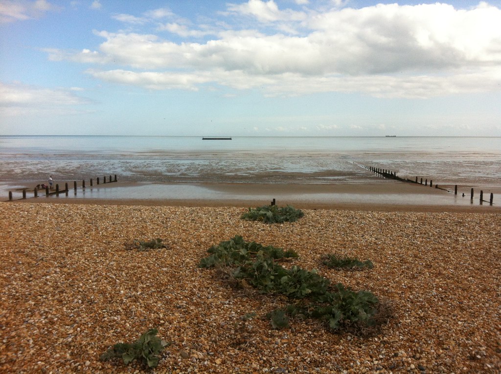 Littlestone Beach, New Romney, Kent Low tide at Littleston… Flickr