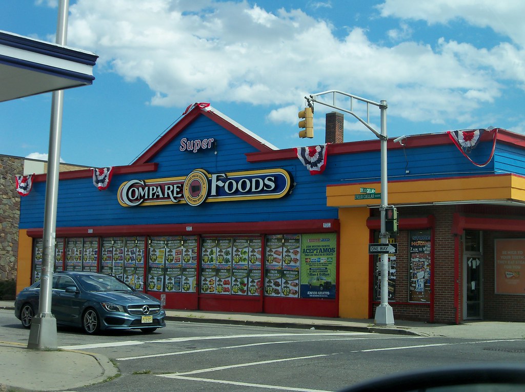 A&P Passaic, NJ 161 Jefferson St; a 50s A&P directly acr… Flickr