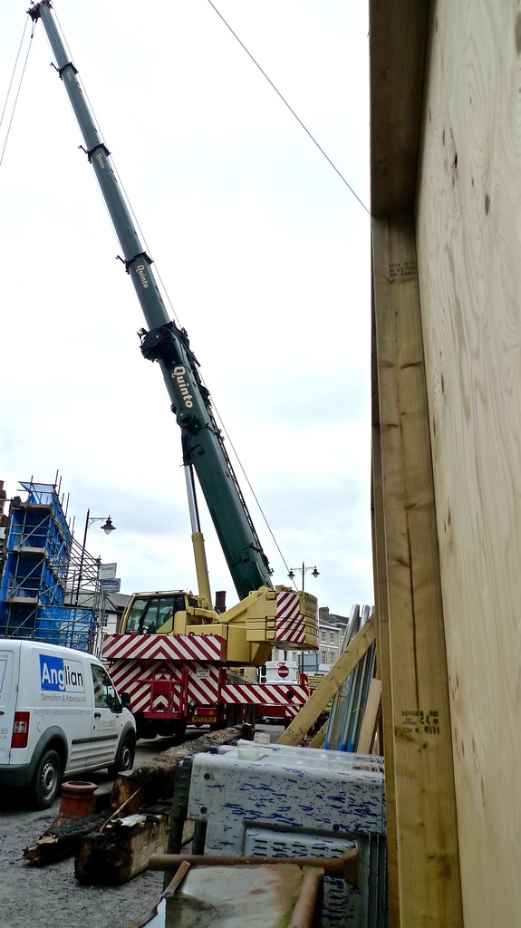 P1080180 Leicester based Quinto crane hire Liebherr all te… Flickr