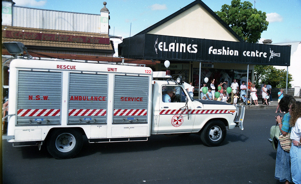 NSW Ambulance Rescue Unit, May Day parade, Kurri Kurri, NS… Flickr