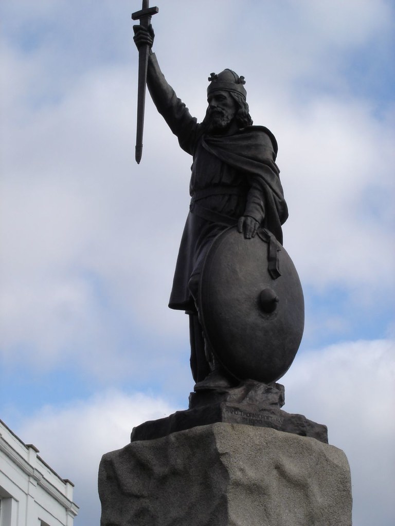 King Arthur statue Winchester Winchester, Hampshire, UK Skinnyde