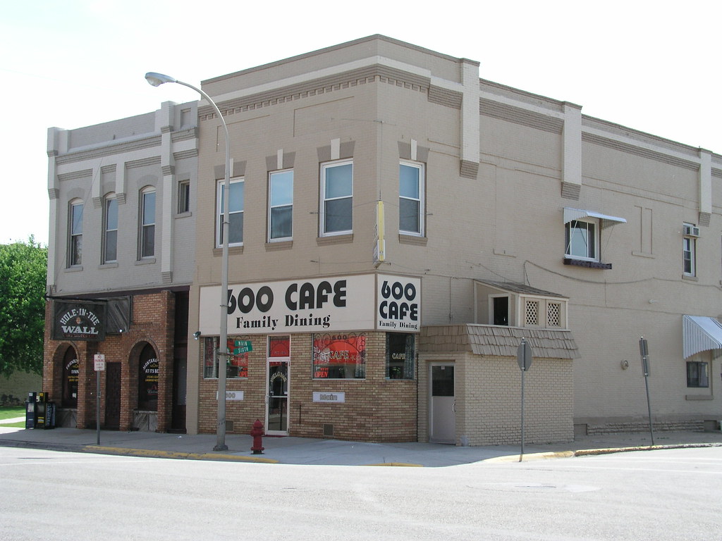 600 Cafe / Hole In The Wall Restaurant 600 Cafe and Hole i… Flickr