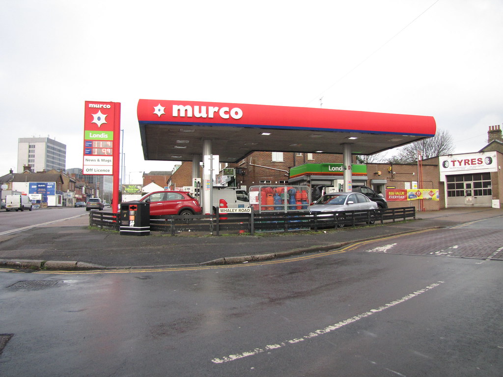 Murco Road, Potters Bar, Hertfordshire This garag… Flickr