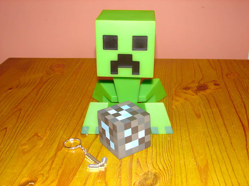 Creeper 2 Creeper and Diamond block from Minecraft. From J… Flickr
