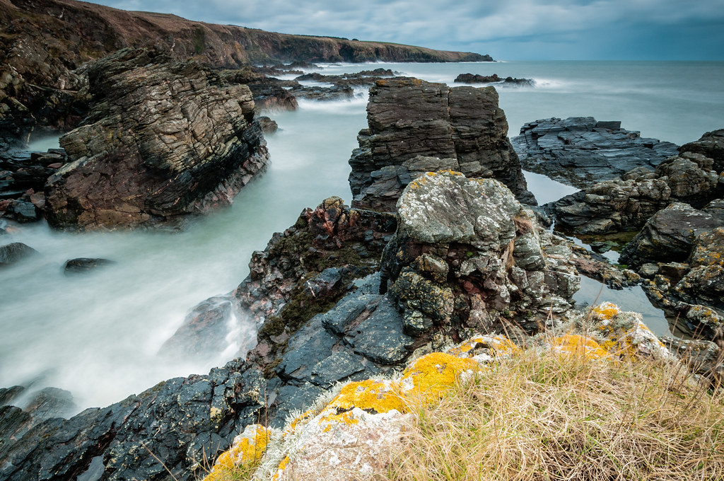 Cove Bay, Aberdeen, Scotland Clouds roll in off the North … Flickr