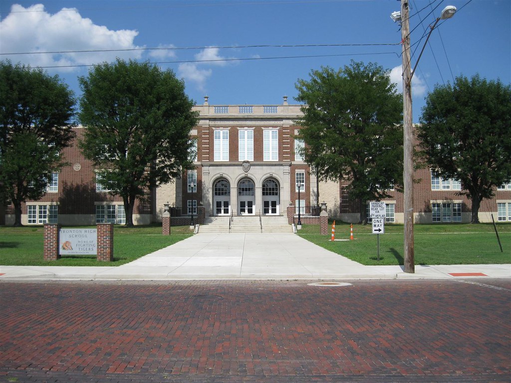 080710 Ironton High SchoolIronton, Ohio (1) Aaron Turner Flickr