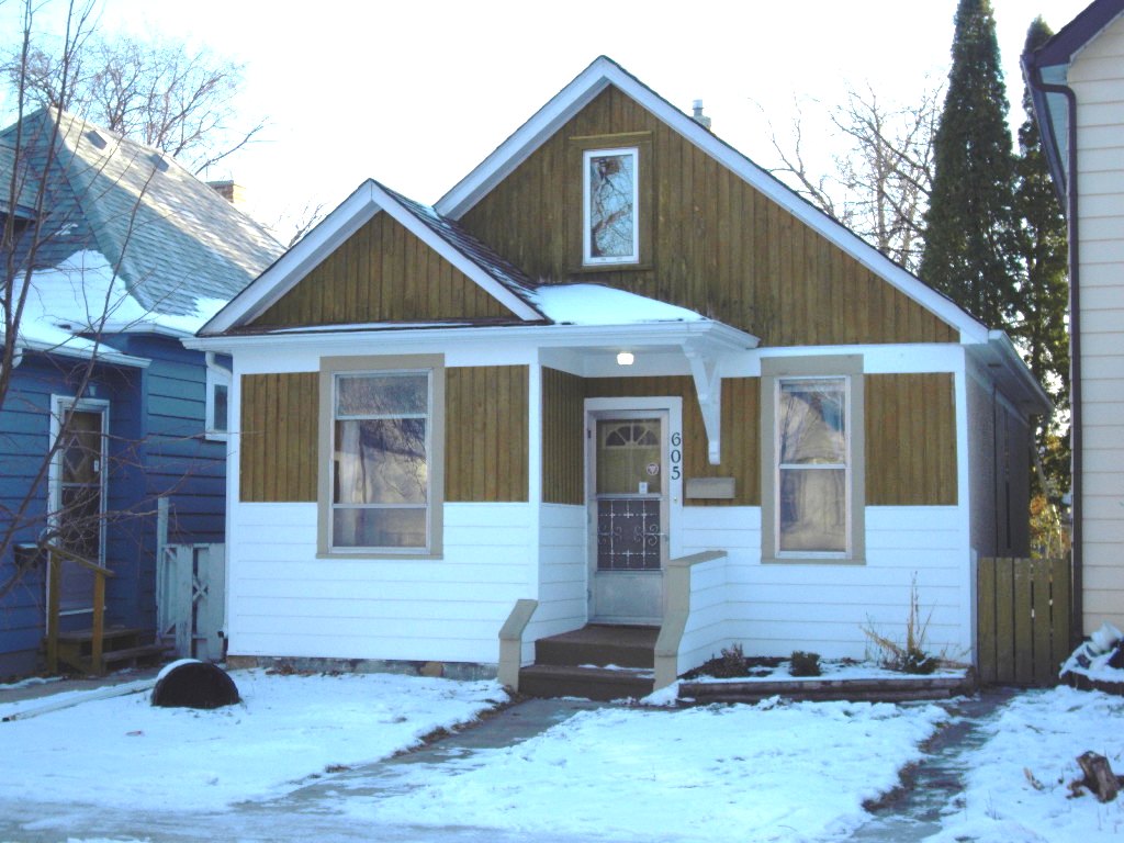 605 Ashburn Street. Winnipeg, MB Charming starter home! Th… Flickr